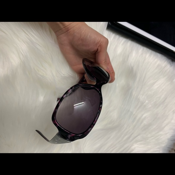 Glasses - Picture 3 of 5